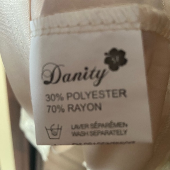 Danity Lace Dress - Picture 5 of 8